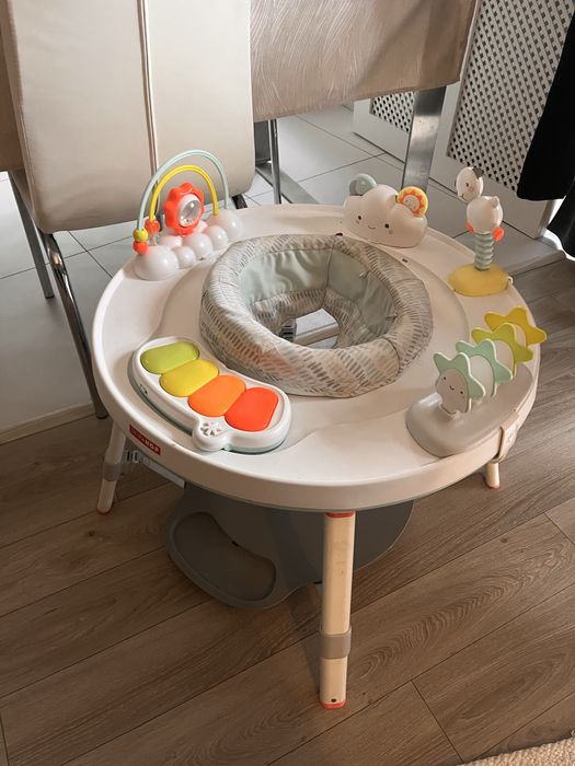 Skip Hop interaktywny stolik 3w1