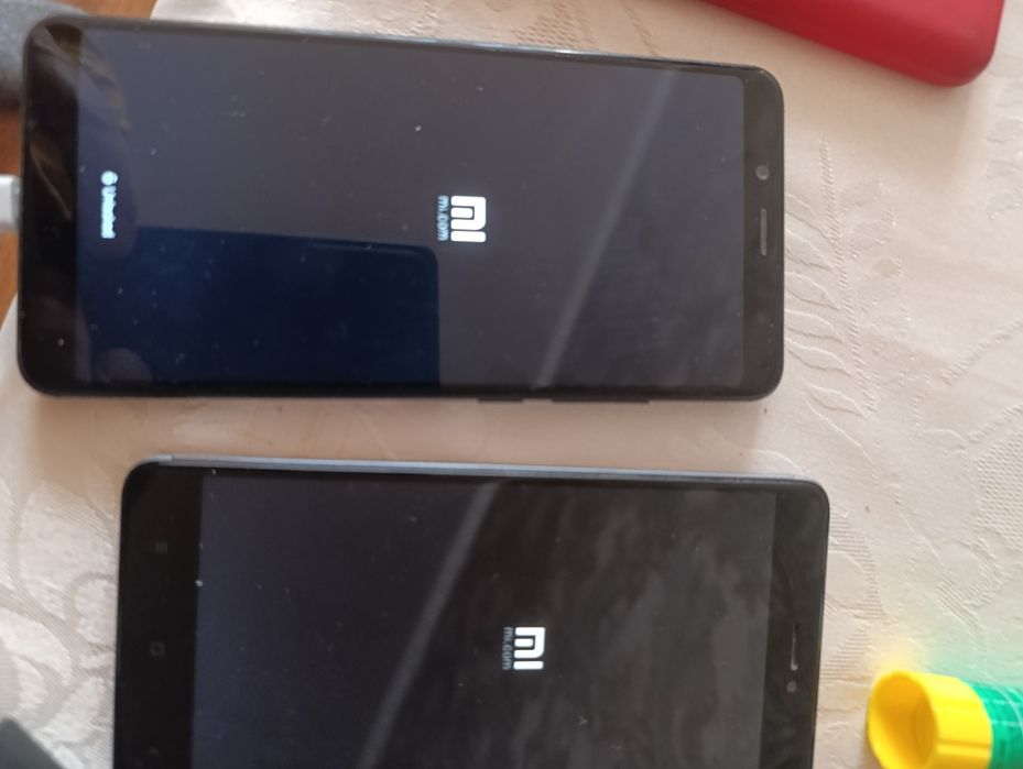 Продам 2 телефона ксіомі