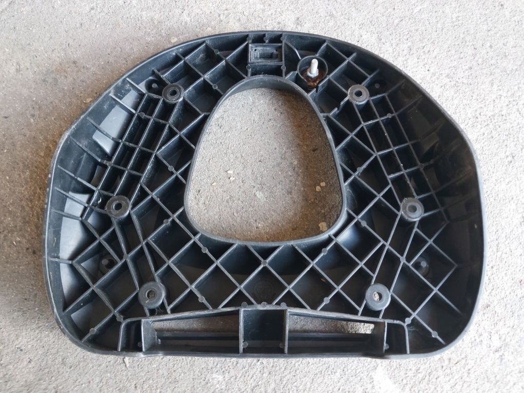 Plyta pod kufer centralny givi