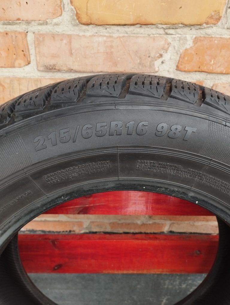 Зимова резина 215/65R16 98T