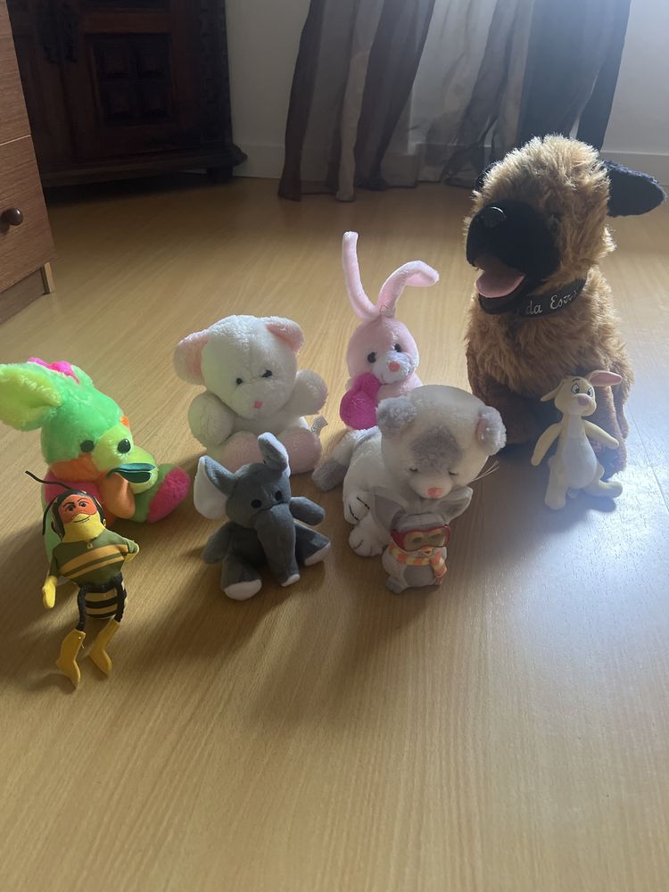 9 peluches bom estado