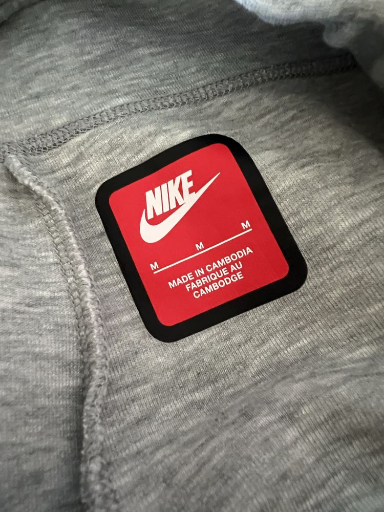 Nike sportwear tech fleece