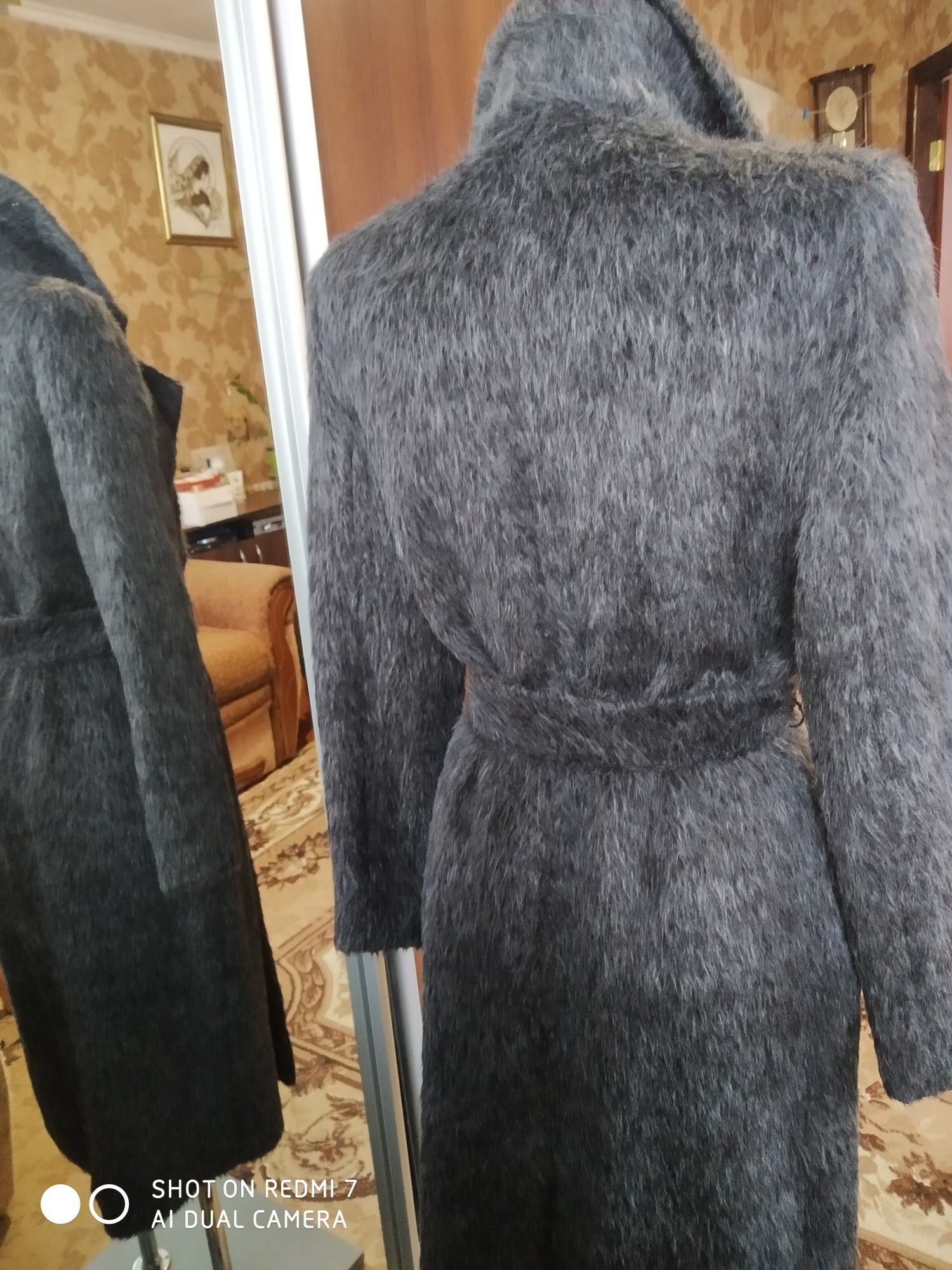 Шикарное пальто(шерсть лама)