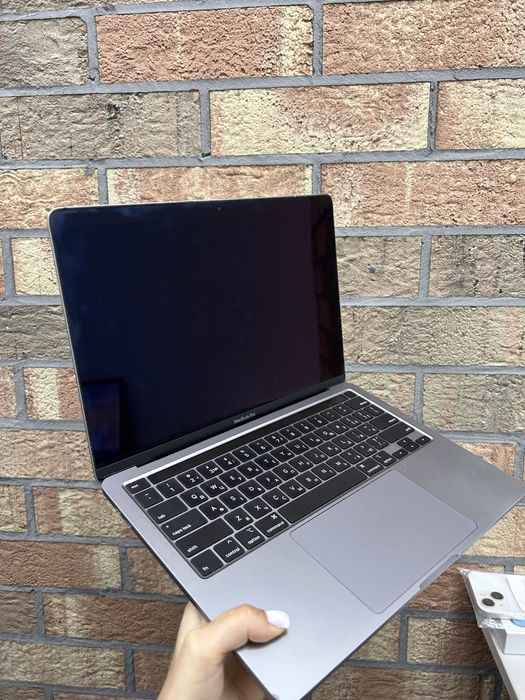 Used macbook Air 13 M3 8/256Gb. (Space)