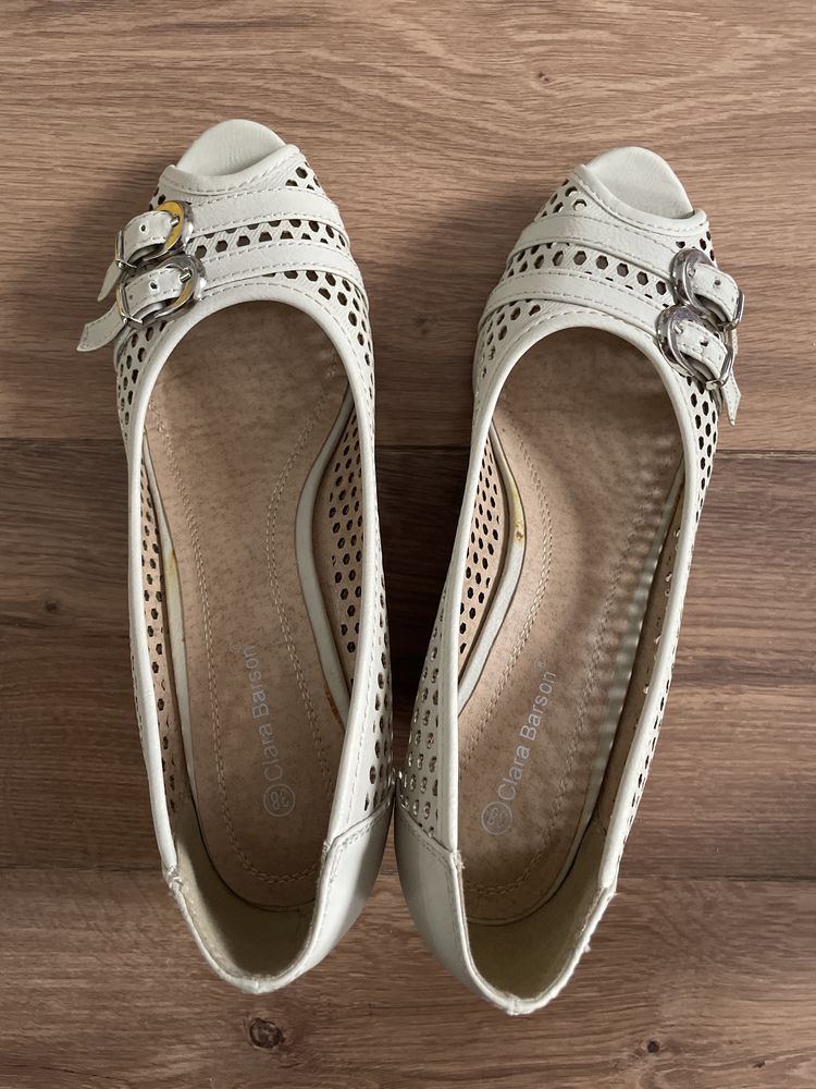 Buty z odkrytymi palcami, sandały na koturnie rozm. 38