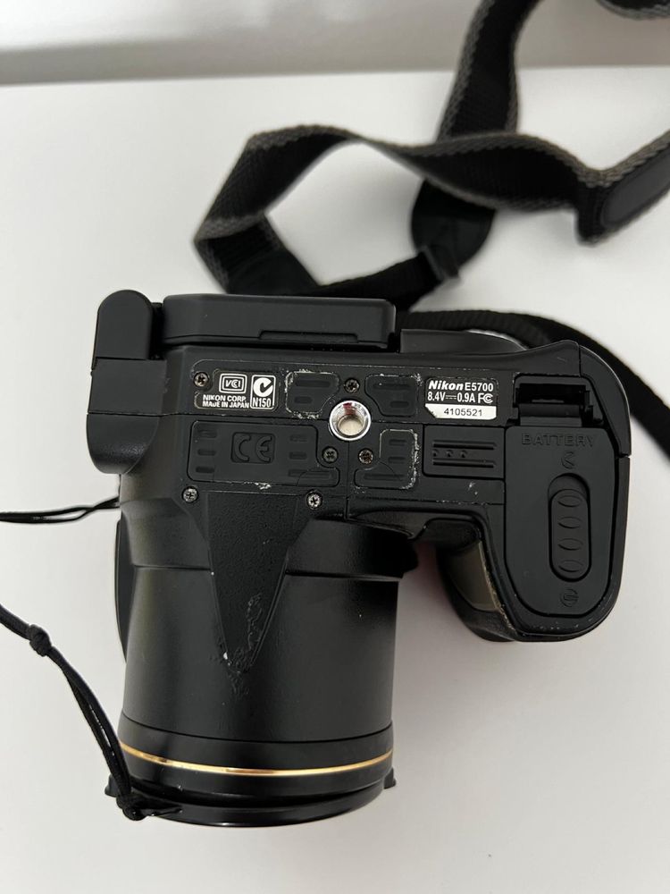 Nikon Coolpix 5700