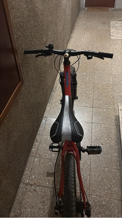 Vendo bicicleta de marcha com 18 marchas