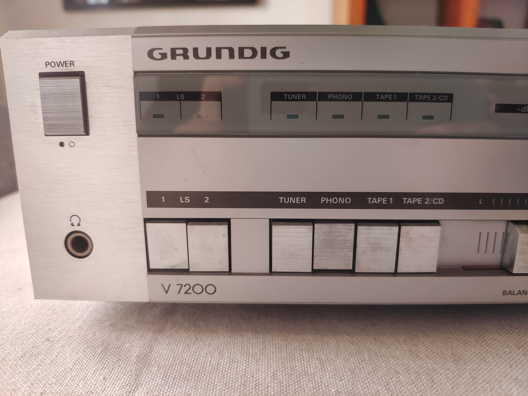 Amplificador Grundig V7200