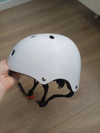 Kask biały 48-55cm regulowany stan bdb