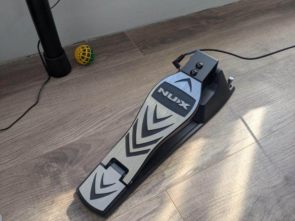 Барабанна установка електронна NUX DM-210