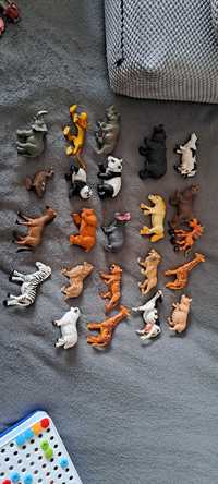 Zabawki figurki zwierzaki dinozaury