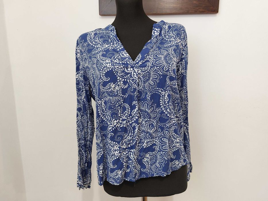 Niebieska bluzka w białe, à la greckie wzory, S