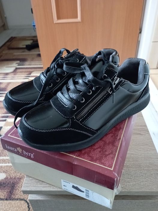 Buty sportowe damskie