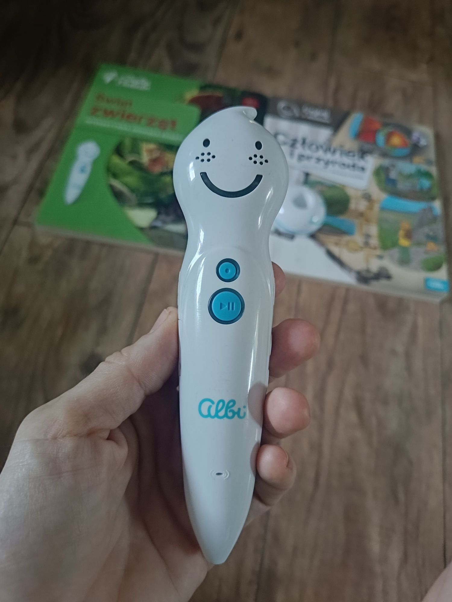 Pióro albik i 2 książki