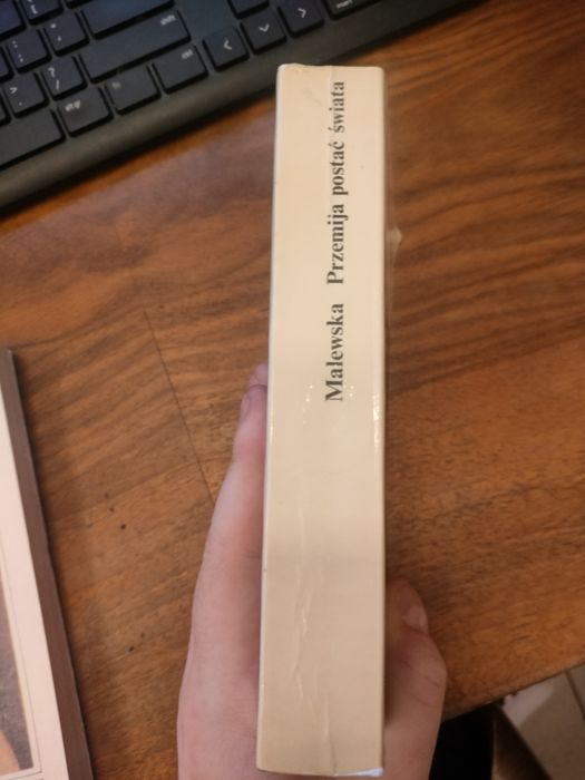 Hanna Malewska - Przemija postać świata