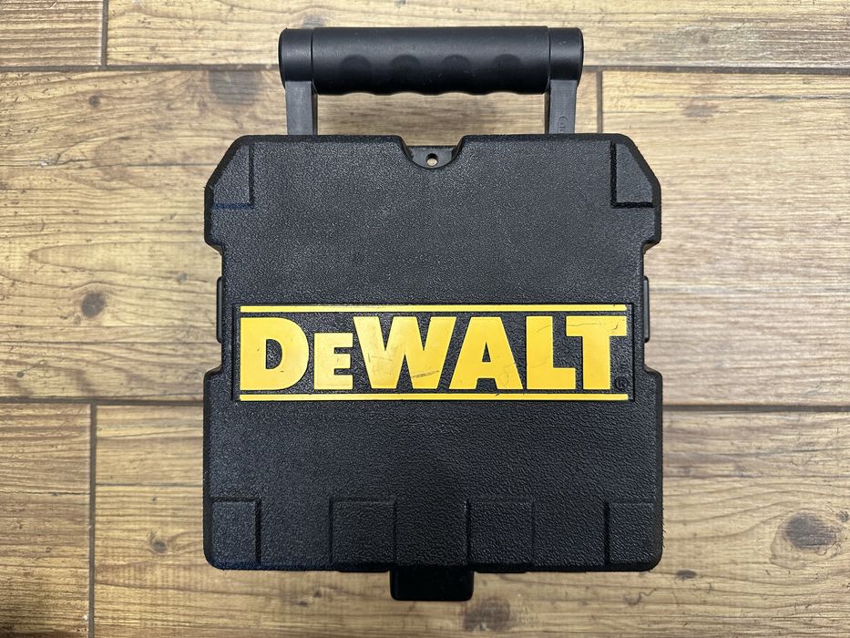 Zielony laser krzyżowy akumulatorowy DeWalt DW088CG | walizka