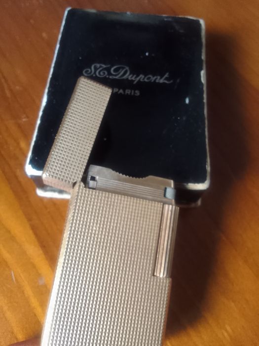 Isqueiro DuPont em ouro em muito bom estado
