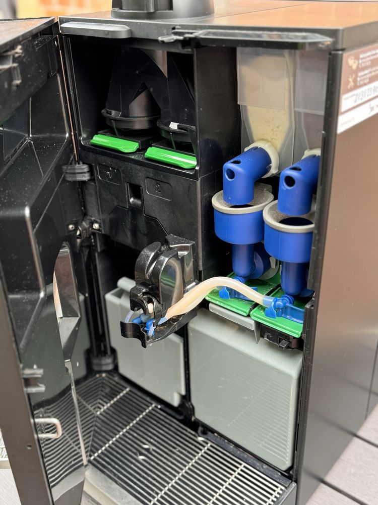 Profesjonalny expres do kawy ziarnistej Schaerer JDE Barista One wmf