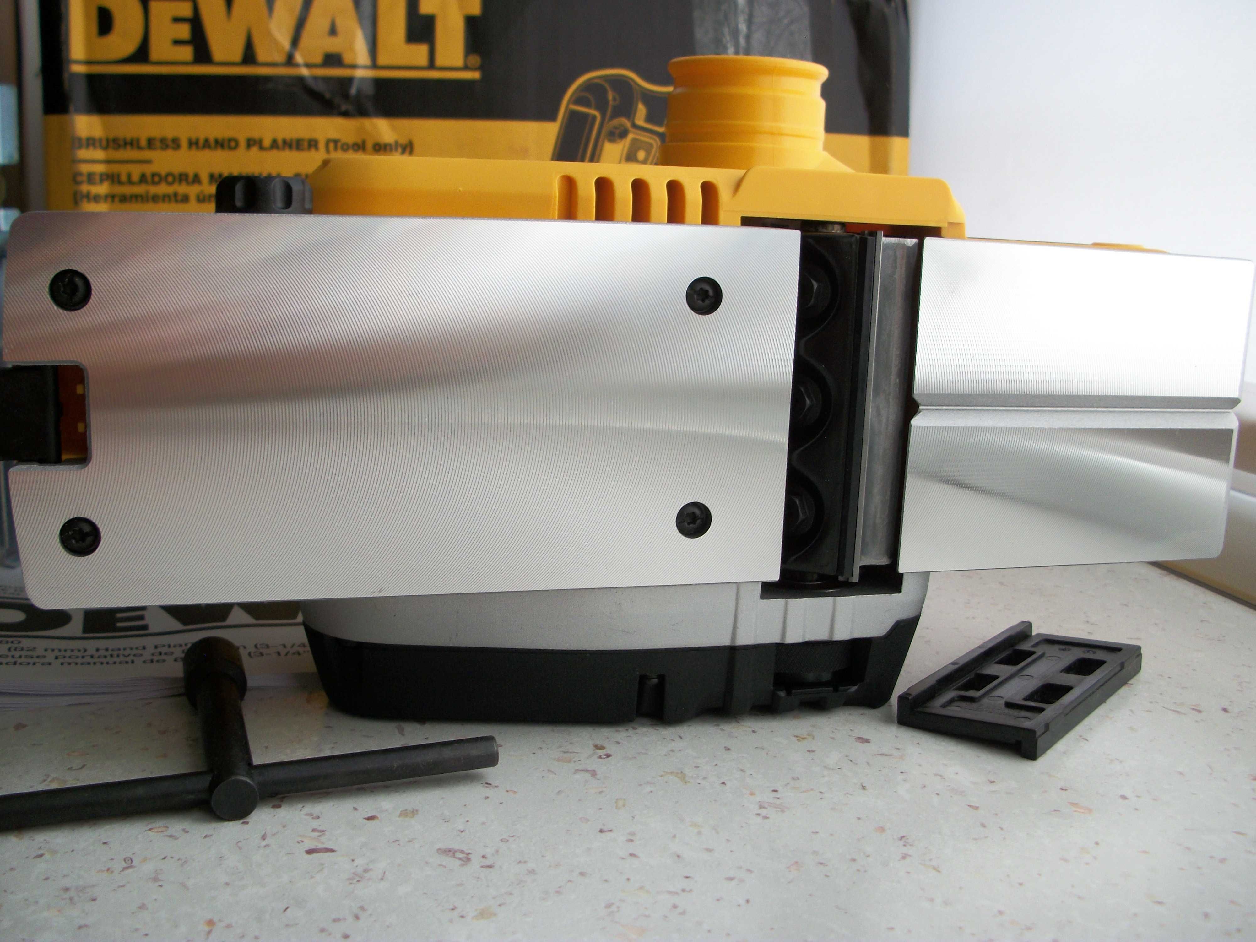 Аккумуляторный бесщеточный рубанок DEWALT DCP580B 20V
