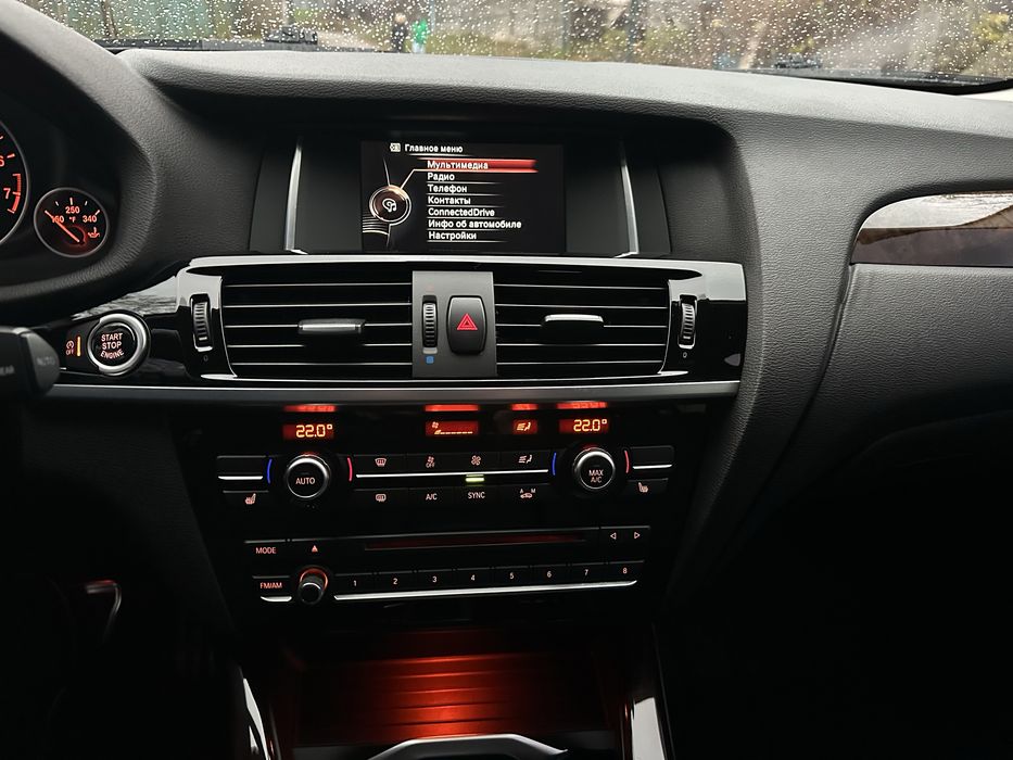 BMW X3 F25 28i xDrive 2014 рік 2.0 бензин