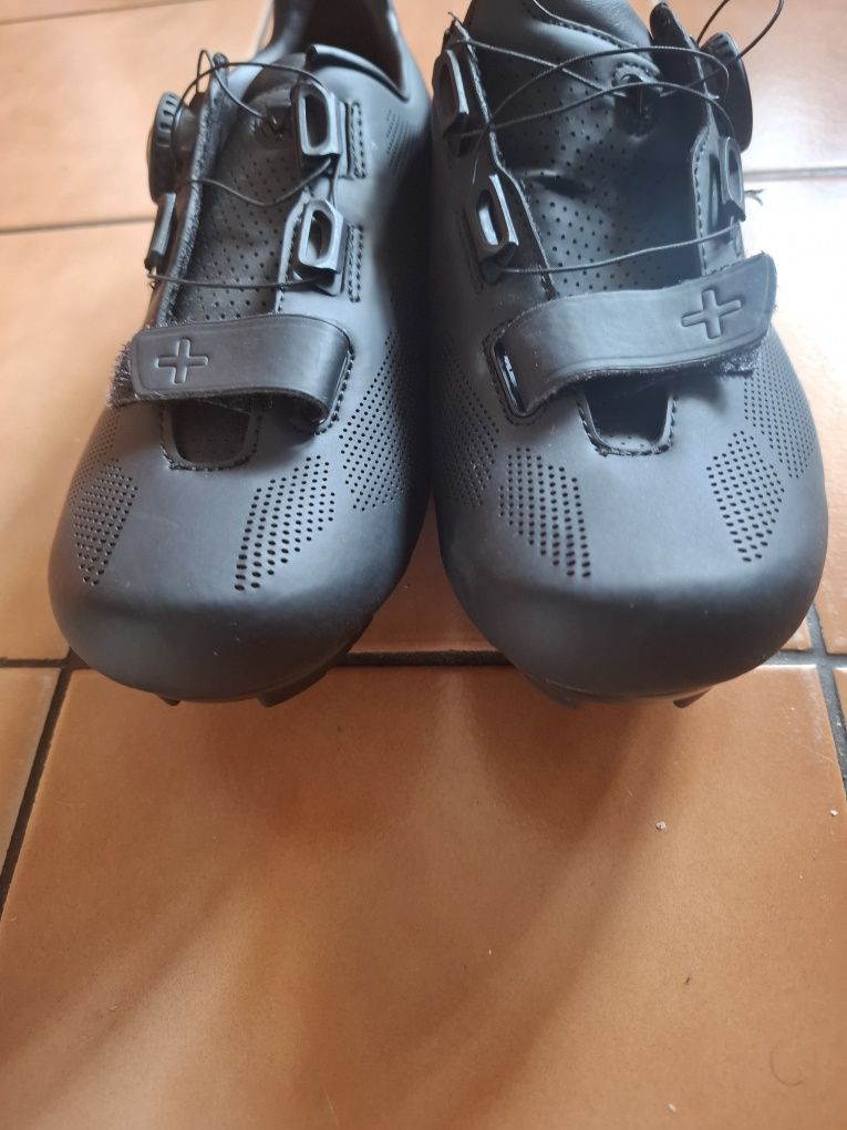 Buty do jazy na rowerze