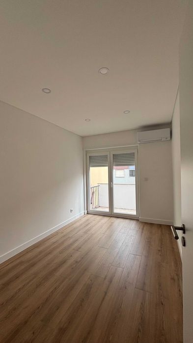 T2 Totalmente Remodelado no Laranjeiro.