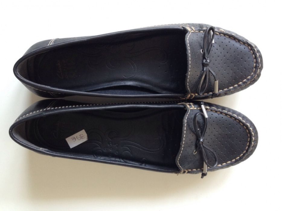 CLARKS nowe skórzane mokasyny damskie czarne rozmiar 38