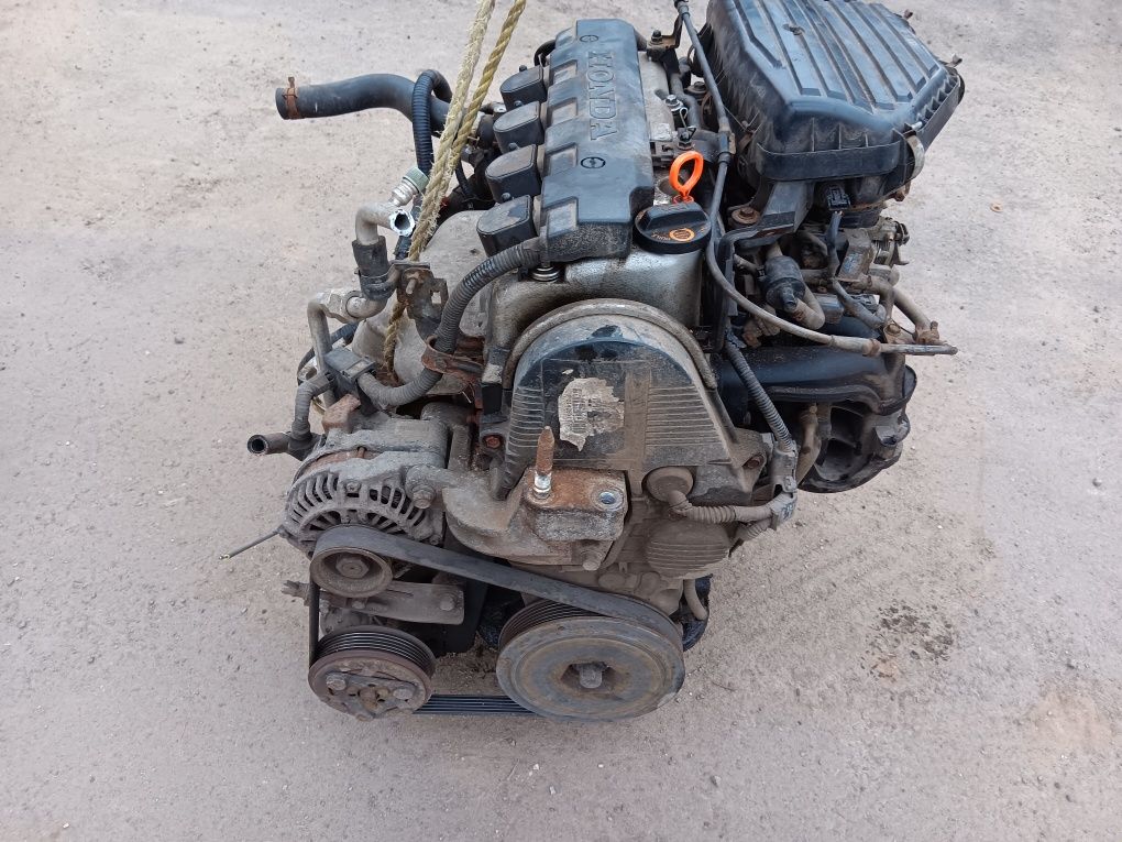 Honda Civic VII 7 silnik kompletny z osprzętem 1.4 B 16 v D14Z6