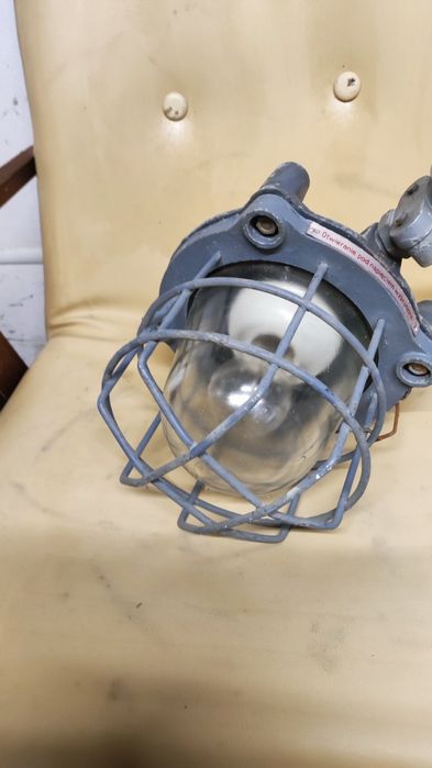 Stare lampy przemysłowe