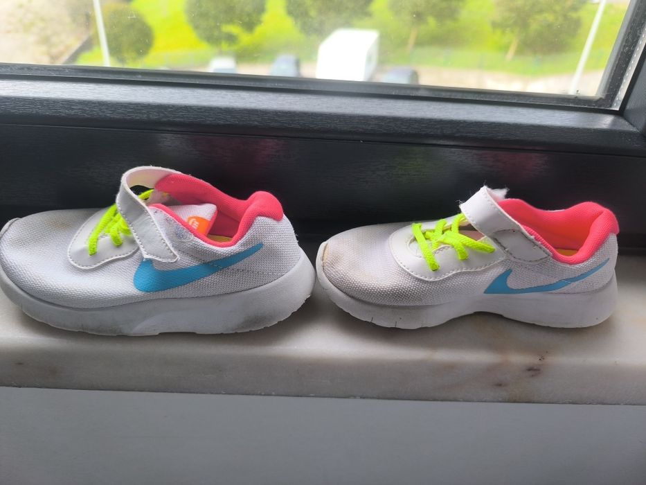Tênis Nike tamanho 27