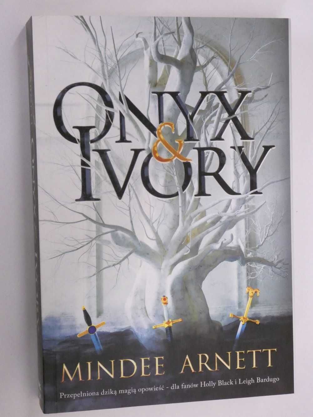 Onyx & Ivory Arnett