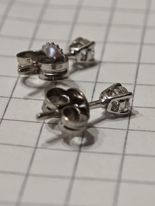 Золоті сережки з діамантами 0.2 ct, 750 проба.