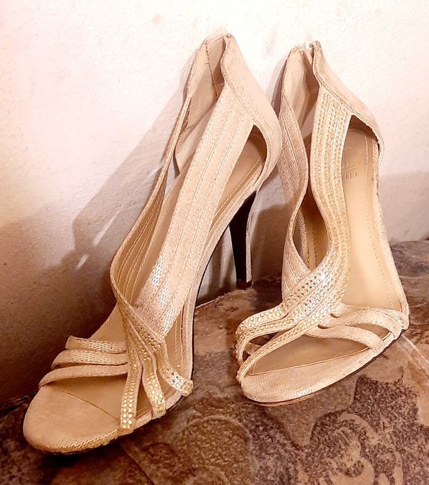 Szpilki Marinelli, 7,5