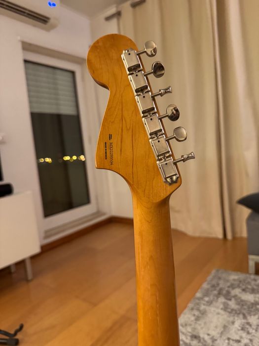 Guitarra Fender Vintera 60s Jaguar - Cor Ocean Turquoise