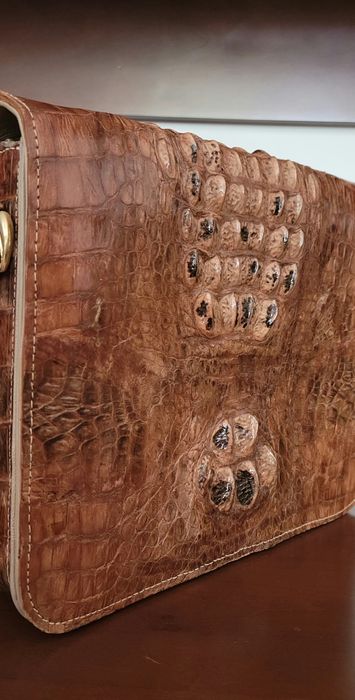 Сумка из крокодиловой кожи