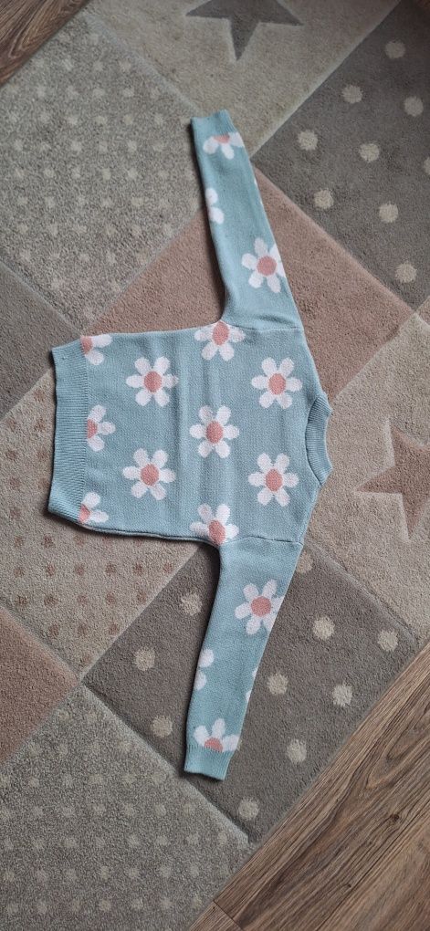 Sweter sweterek dla dziewczynki w kwiatki C&A rozm. 128