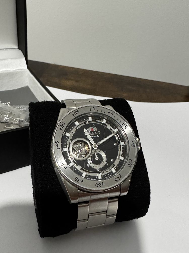 Orient Retro Future Camera RA-AR0201B10B