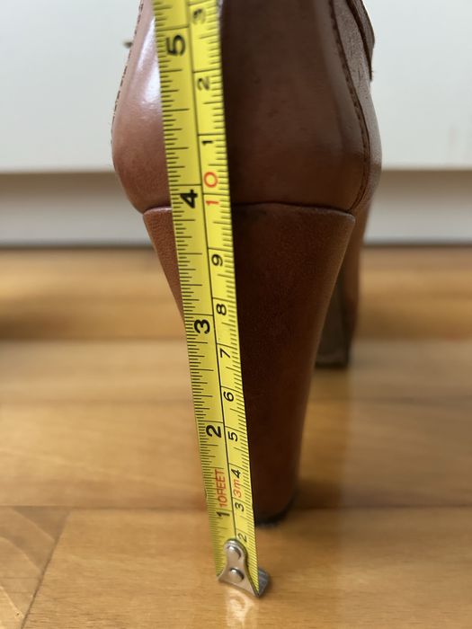 Sapato tacao alto em pele fabricado em Portugal