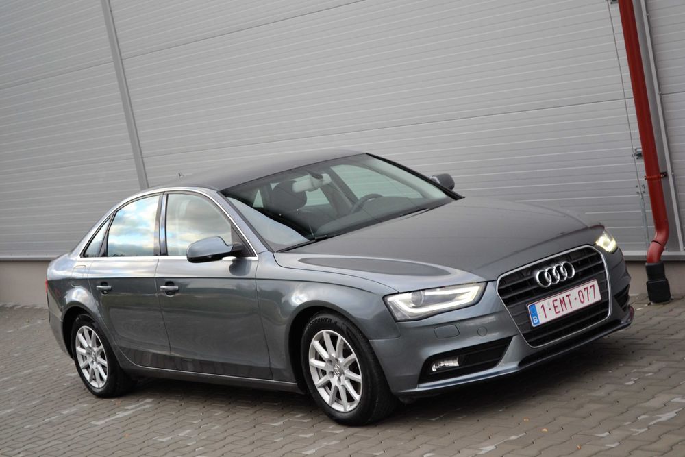Audi A4 B8 2.0TDI 136KM Lift**Skóra**Xenon**Navi**141 000 km !