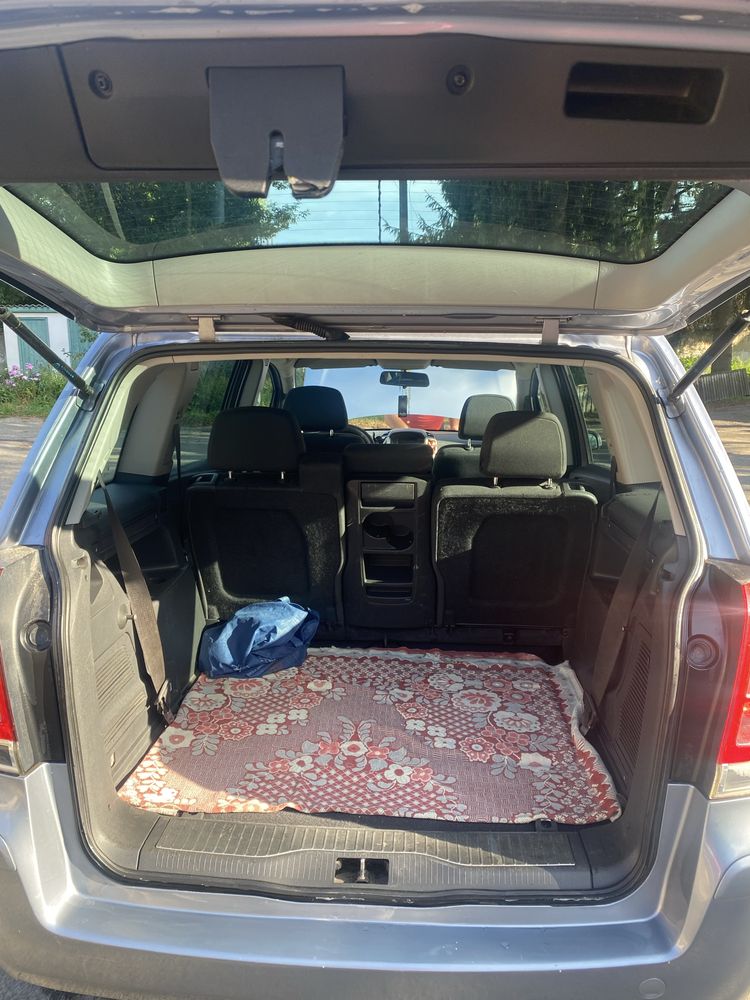 Автомобіль Opel Zafira
