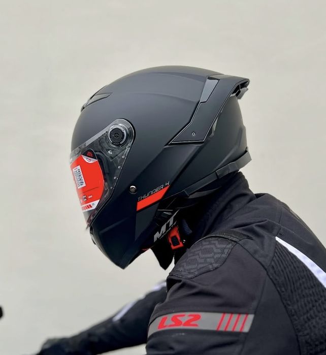 Мото шолом MT helmets thunder 4 sv matt Black іспанський шлем чорний