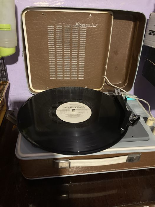 Програвач вінілу «Юность-301»