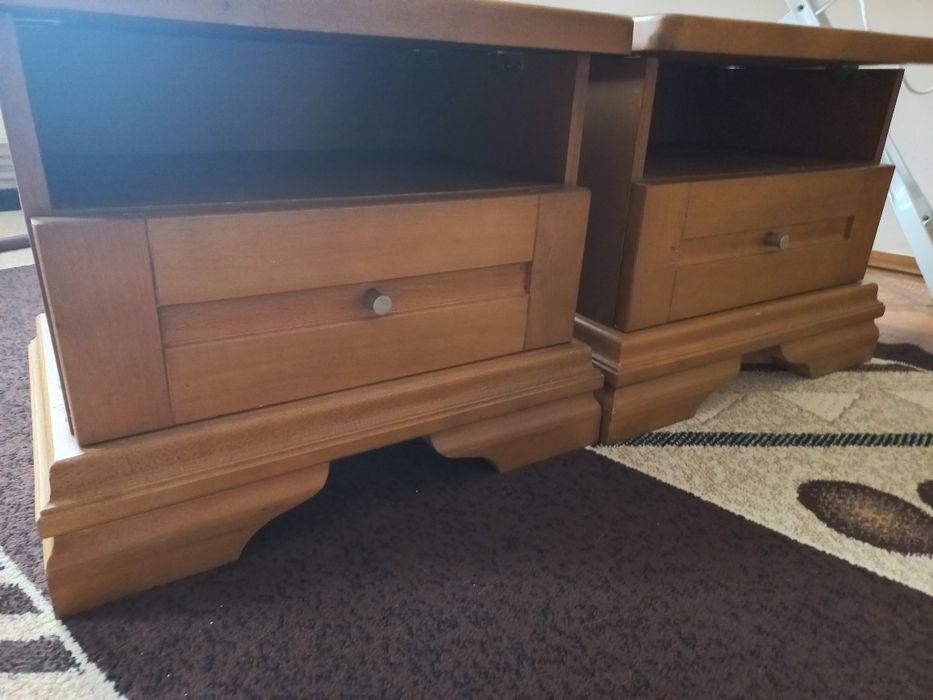 Тумби приліжкові