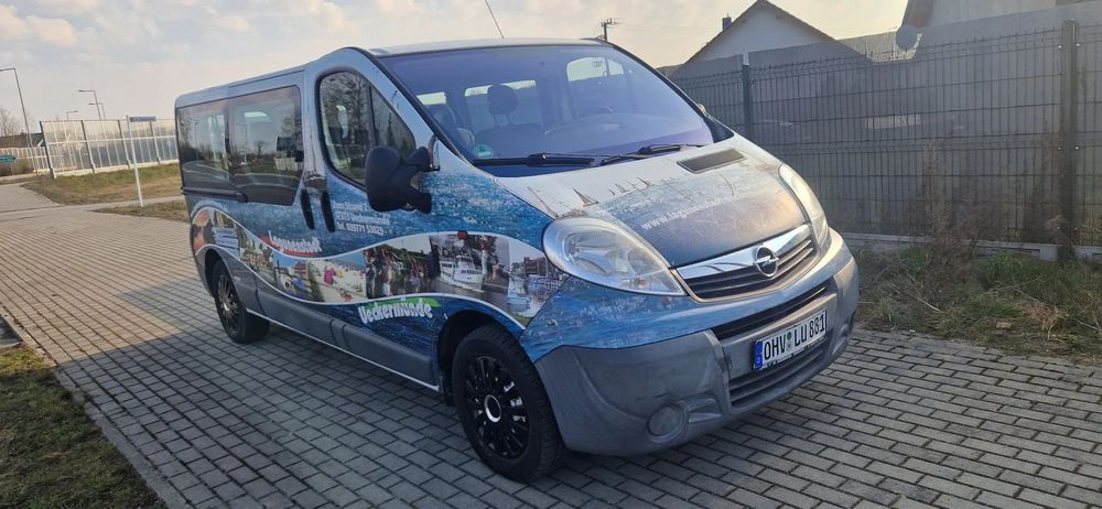 Opel Vivaro Opel Vivaro lift L2H1 9 osobowy 2.0CDTI klima Navi 118tys km
