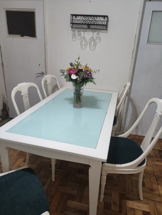 Mesa Branca em bom estado