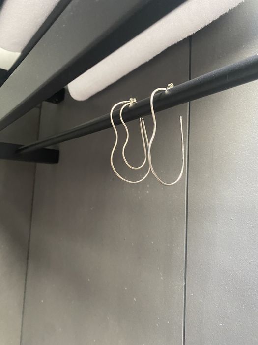 Brincos prateados marca NUUK