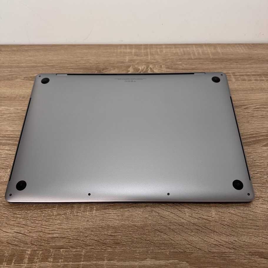 MacBook Pro 16" i7 / 16Gb DDR4 / SSD 512Gb / Radeon 5300m (код: M0631)