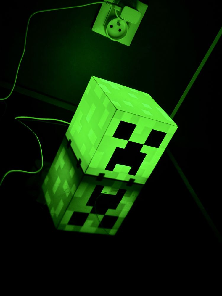 Lampka nocna Pixel Art zielona lampa na kabel USB