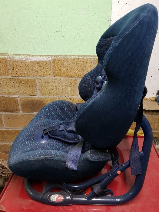 Fotelik samochodowy DELTIM. BRAK ISOFIX