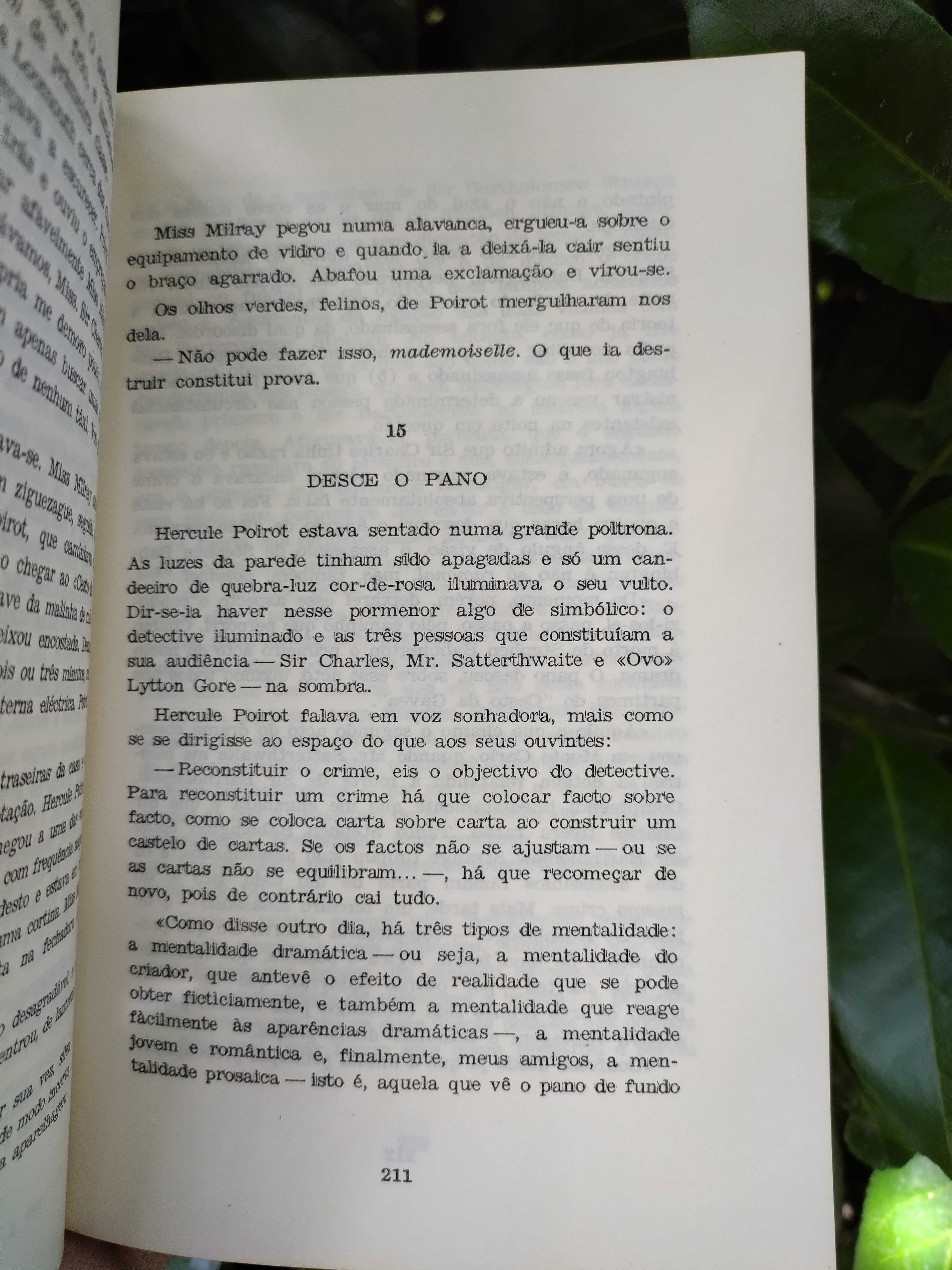 Obras Completas de Agatha Christie, Tragédia em 3 Actos;Cartas na Mesa